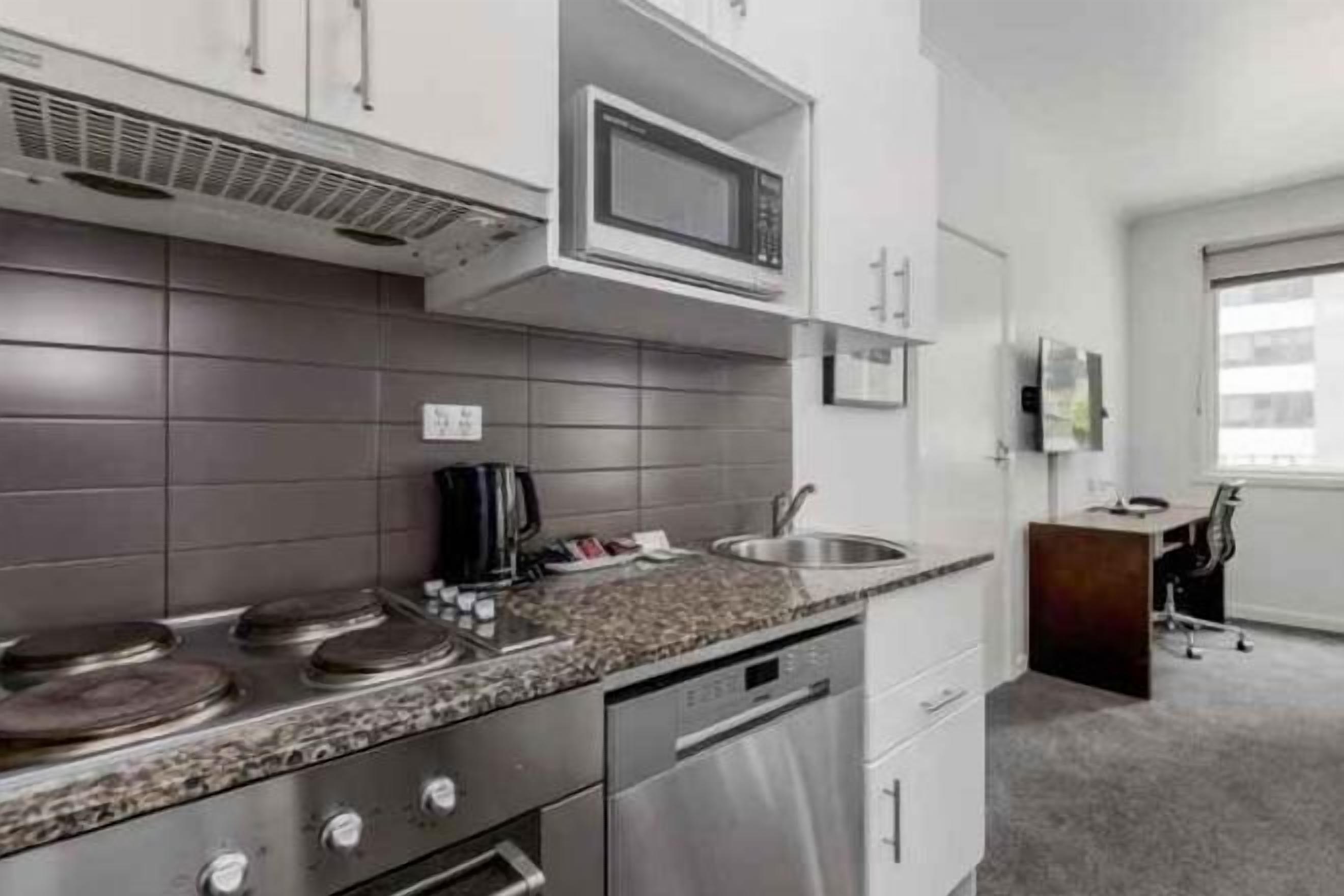 Refrigerador, cafetera/tetera, tetera/pava eléctrica