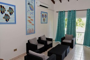 Minibar, in-room safe, free WiFi