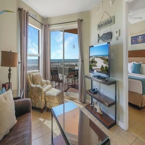 Deluxe Condo, Balcony (Gulf Front) | Living area
