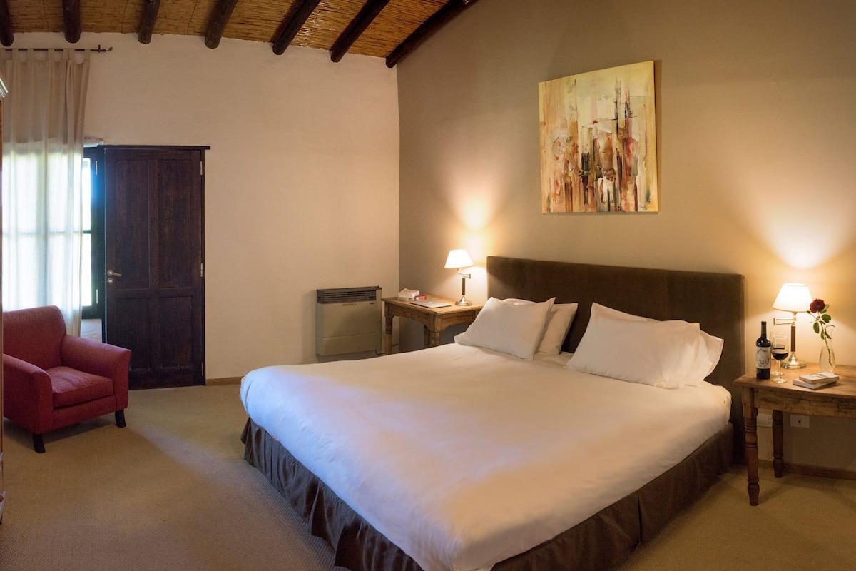 Double Room, 1 King Bed | Premium bedding, in-room safe, individually decorated