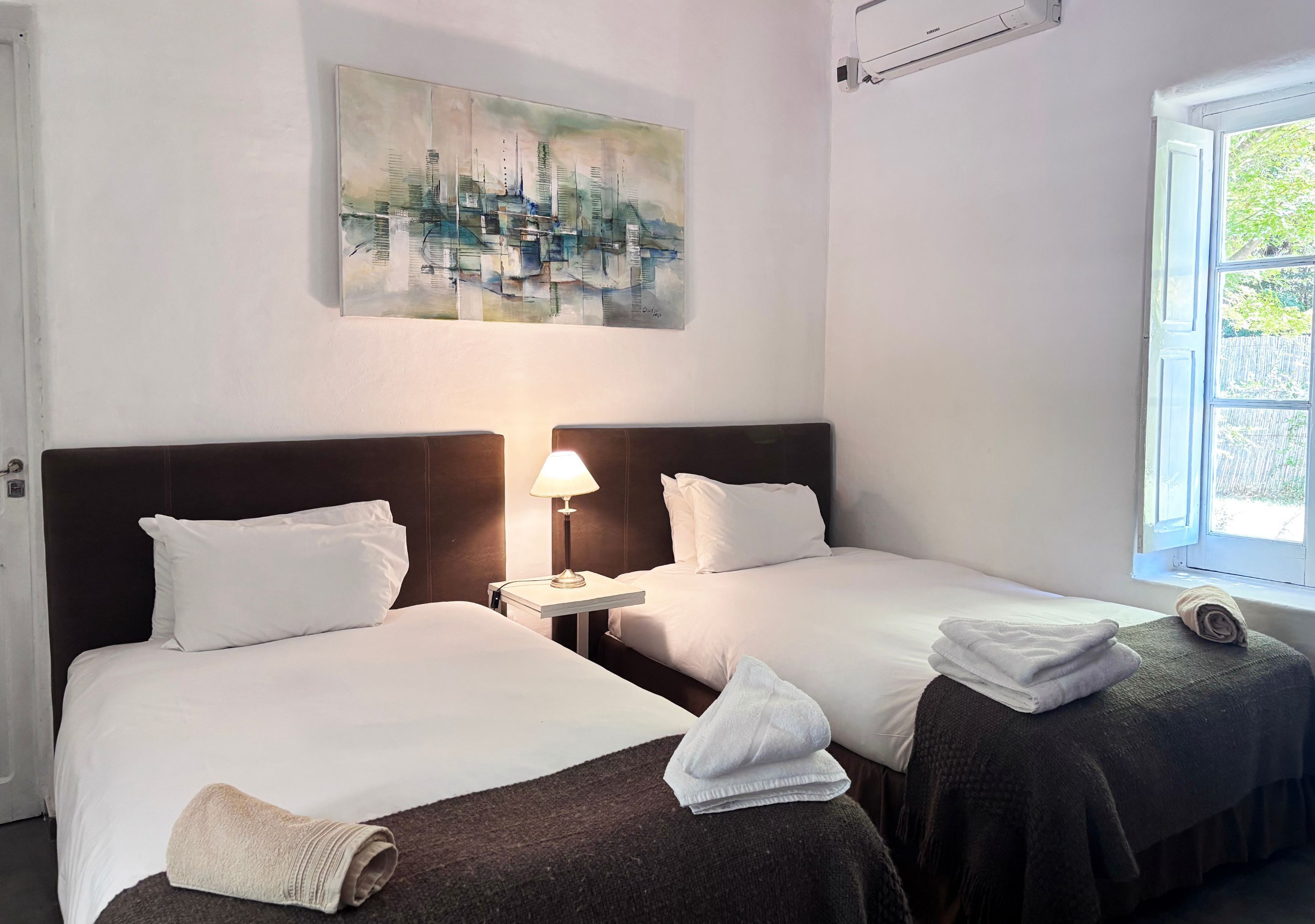 Dobbeltrom – superior, flere senger | Sengetøy av topp kvalitet, safe på rommet og individuelt dekorert