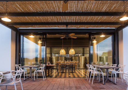 Postales by DOT Boutique