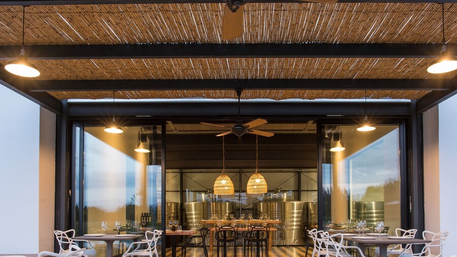 Postales by DOT Boutique