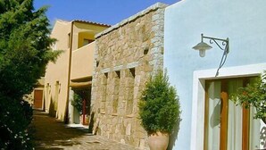 Property grounds - Papillo Hotels & Resorts Borgo Antico (Olbia)