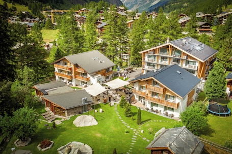 Property grounds. Hotel Hemizeus & Iremia Spa