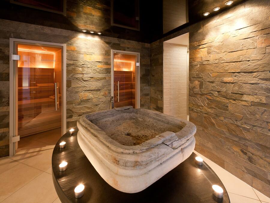 Sauna, hot tub, steam room, body treatments, hot stone massages