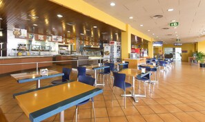 Breakfast, lunch, dinner served; Mediterranean cuisine  - Hotel AG Express Elche (Elche)