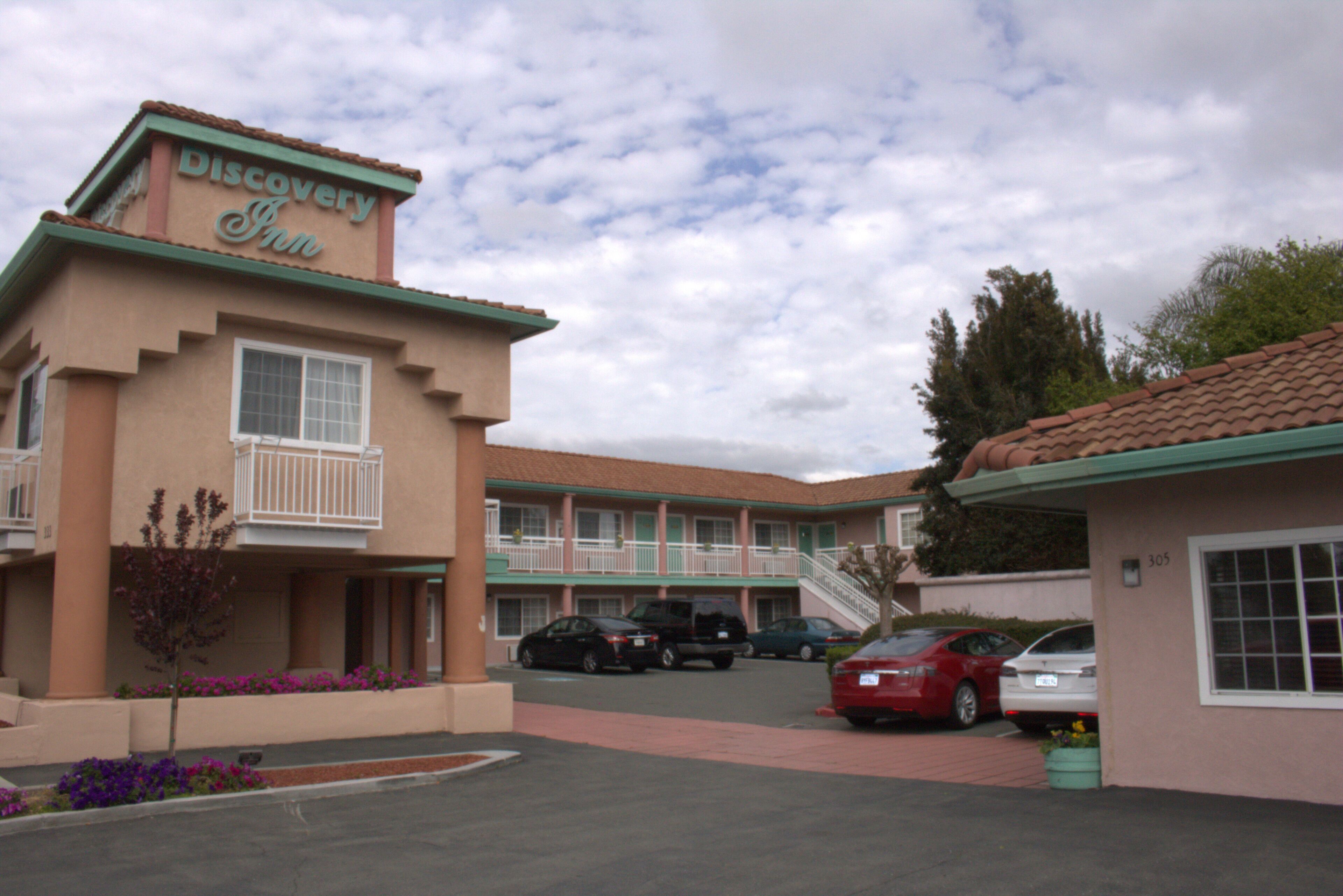 Photo - Discovery Inn