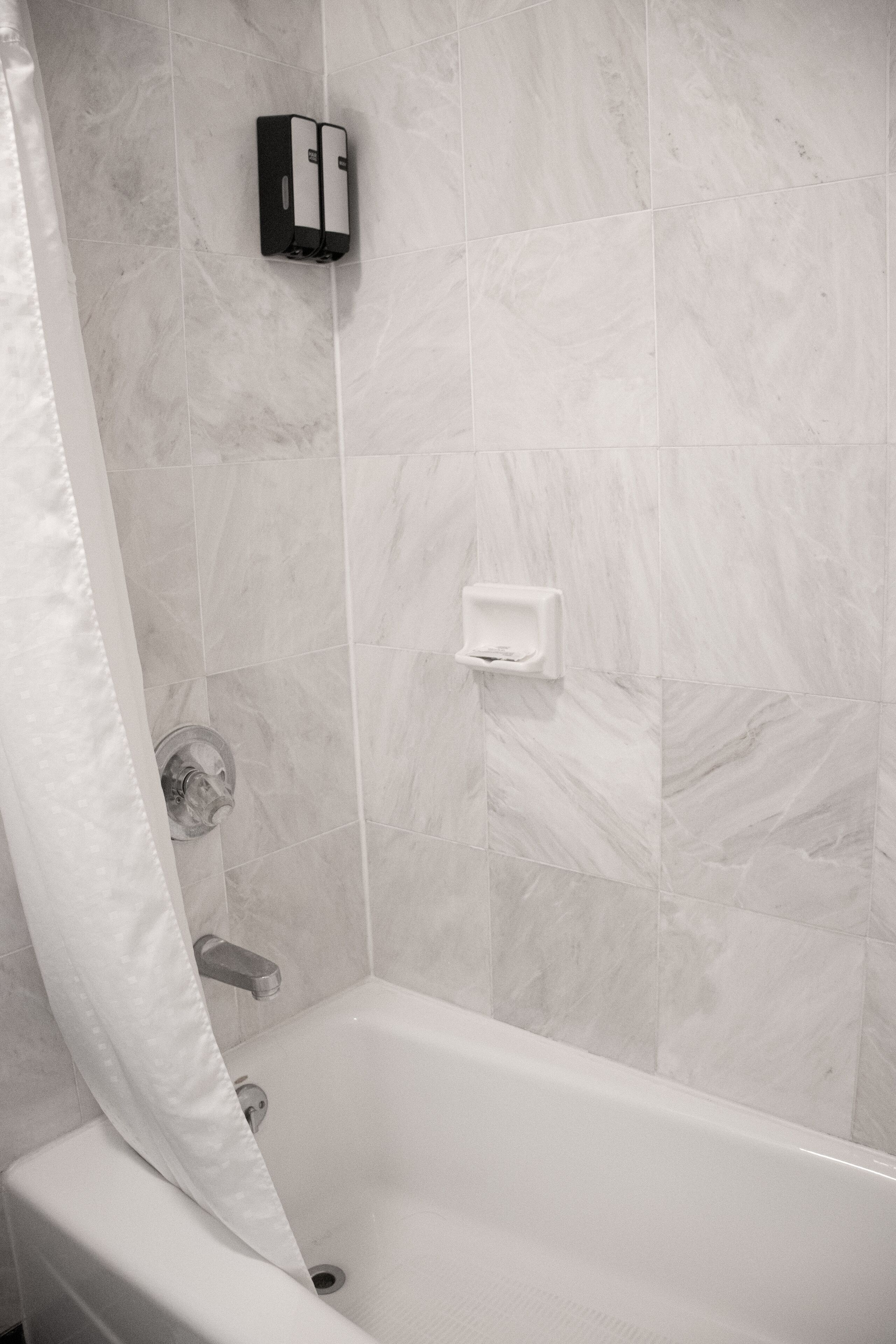 Photo - Discovery Inn