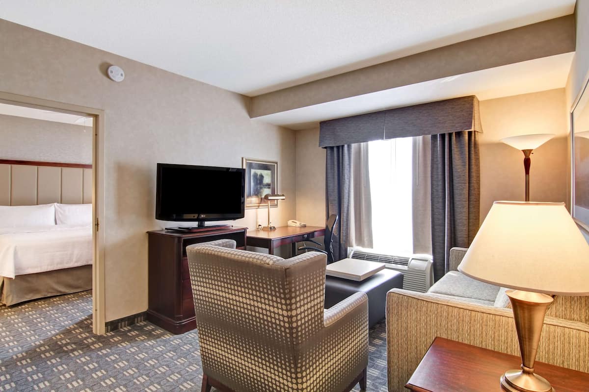 Suite, 1 Bedroom | Hypo-allergenic bedding, pillow-top beds, in-room safe, desk