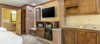 Best Western Windwood Inn & Suites