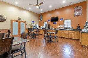 Petit déjeuner continental compris tous les jours