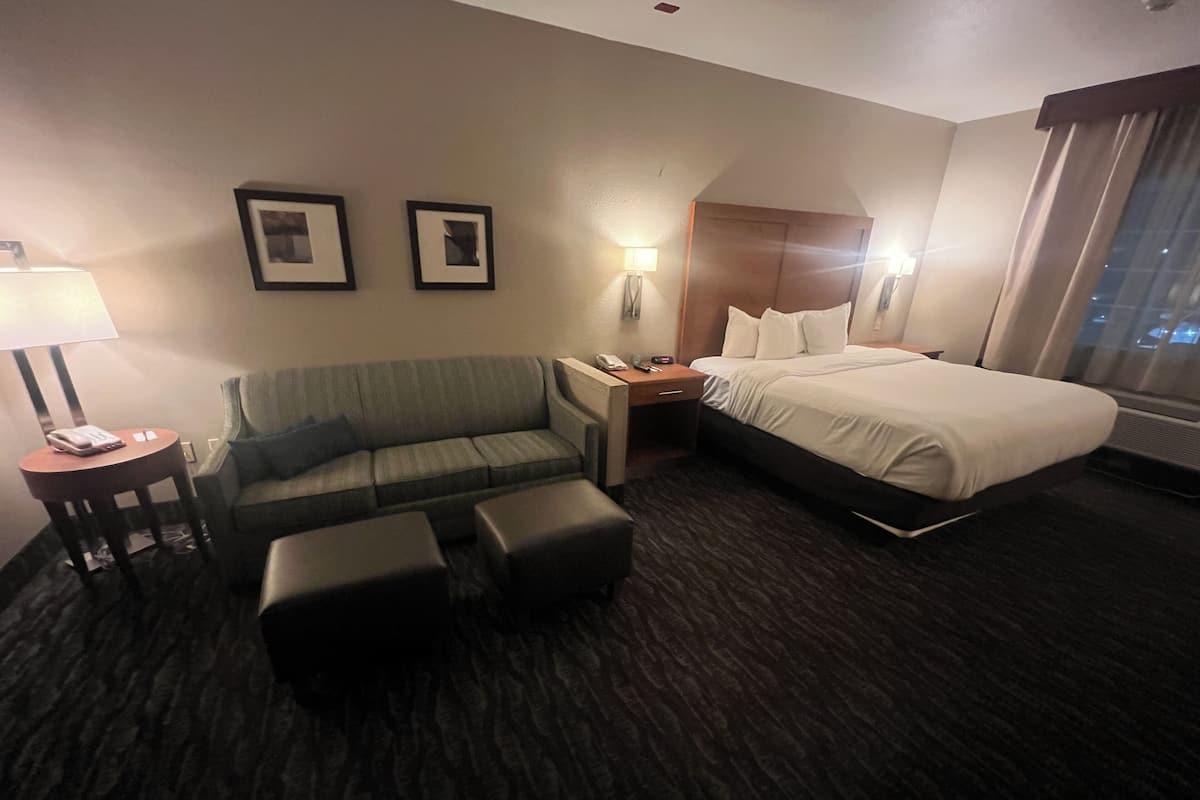 Suite, 1 King Bed, Accessible, Non Smoking | Desk, blackout drapes, iron/ironing board, free cribs/infant beds