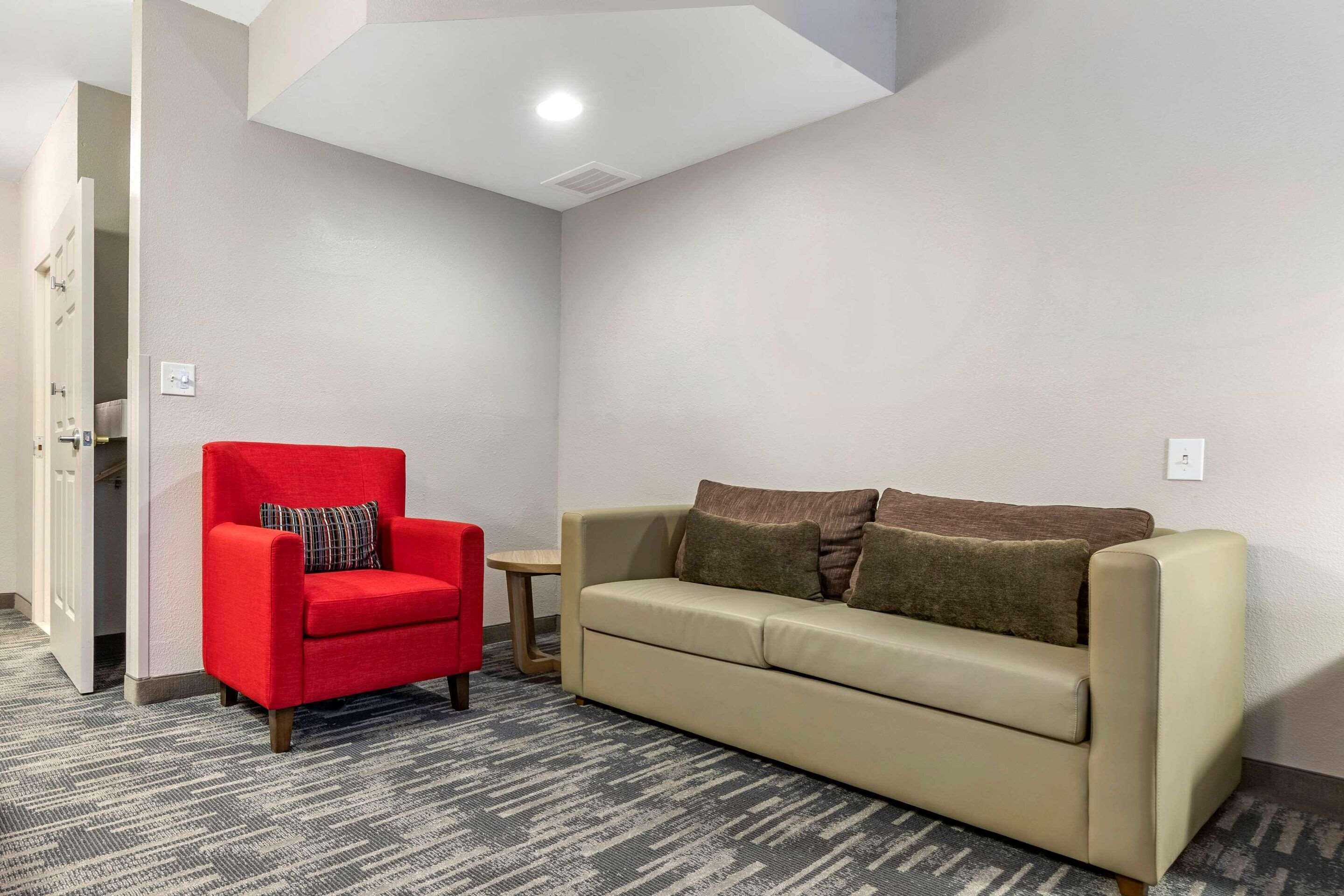 down duvets, desk, iron/ironing board, cots/infant beds