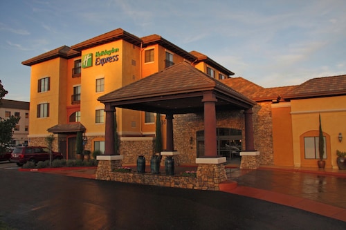 Holiday Inn Express & Suites El Dorado Hills by IHG