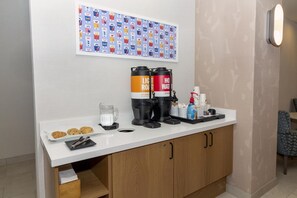 Café da manhã com buffet grátis todos os dias