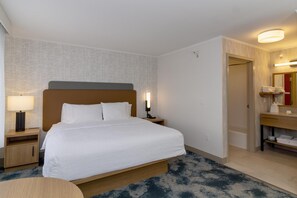 Studio, 1 King Bed with Sofa bed, Non Smoking | Desk, iron/ironing board, free cribs/infant beds, free rollaway beds