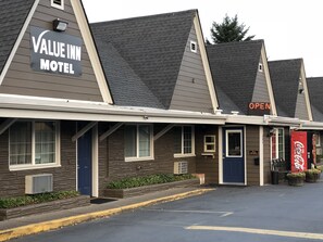 Check-in/check-out kiosk - Valueinn Eugene - Airport  (Eugene)