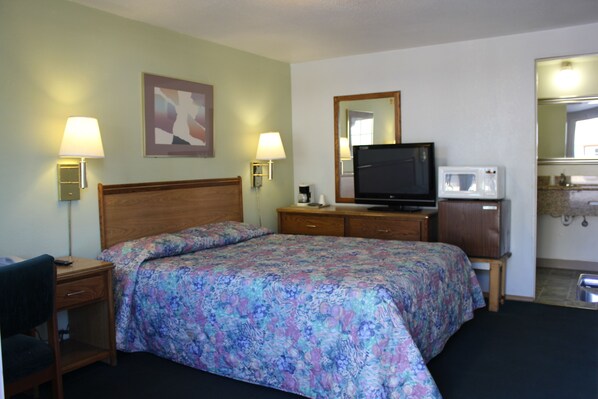 Standard Room, 1 Queen Bed