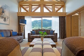 Suite (Kaiser Maximilian)