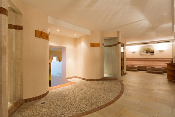 Body treatments, body wraps, body scrubs, facials, 1 treatment room