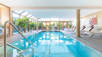 Indoor pool, pool loungers