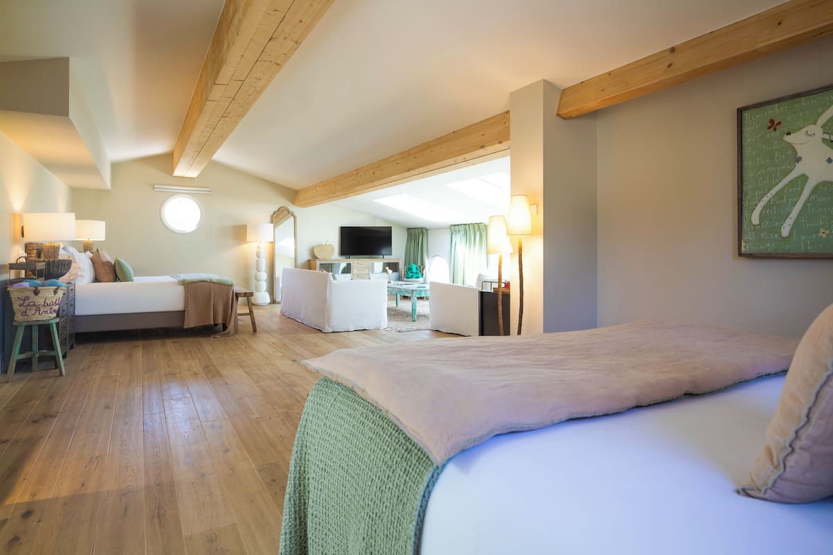 Loft Bastide | أغطية فراش متميزة وميني بار وخزنة داخل الغرفة وستائر تعتيم