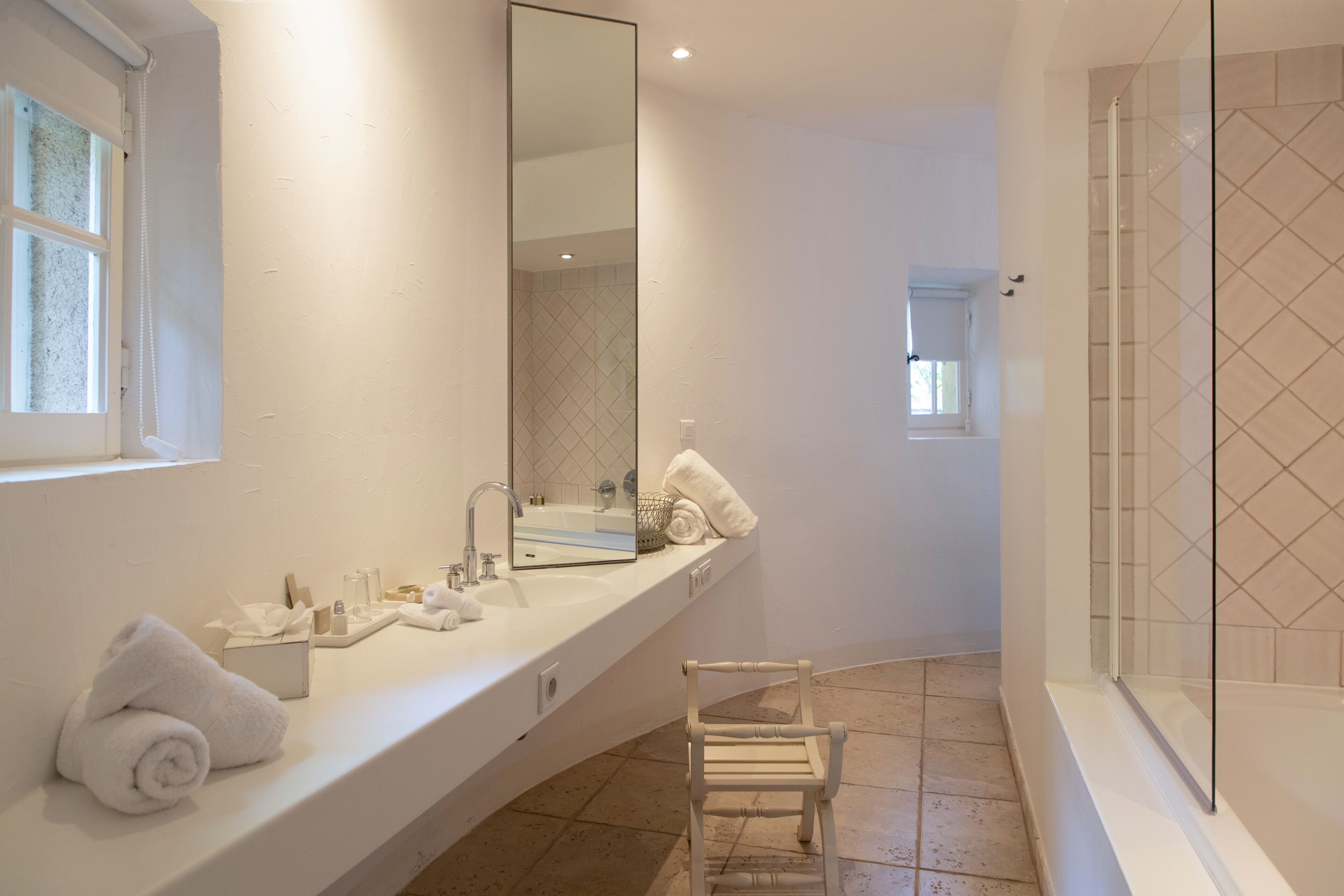 deluxe tower room with garden view and terrace | bathroom | free toiletries, hair dryer, bathrobes, slippers