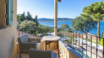 Deluxe Double Room, Balcony, Sea View | 1 bedroom, premium bedding, minibar, in-room safe
