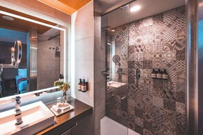 Shower, rainfall showerhead, eco-friendly toiletries, hair dryer