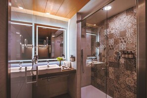 Shower, rainfall showerhead, eco-friendly toiletries, hair dryer
