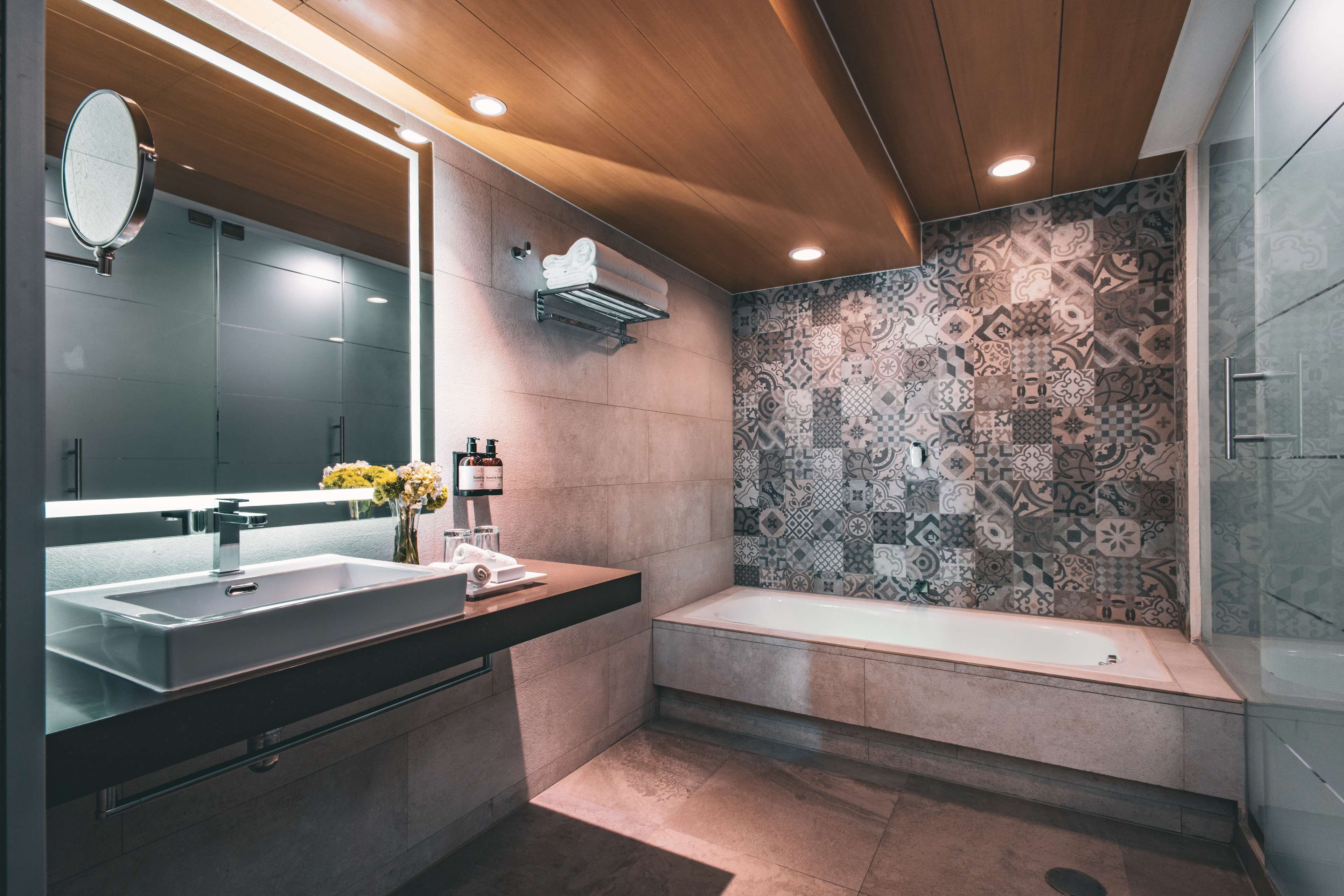 shower, rainfall showerhead, eco-friendly toiletries, hair dryer