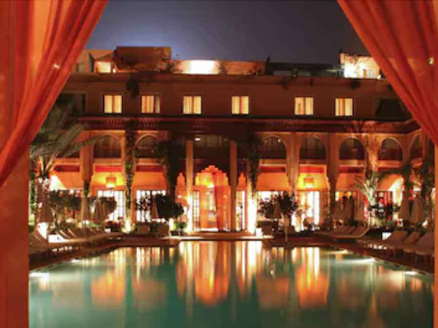 Indoor pool, 2 outdoor pools