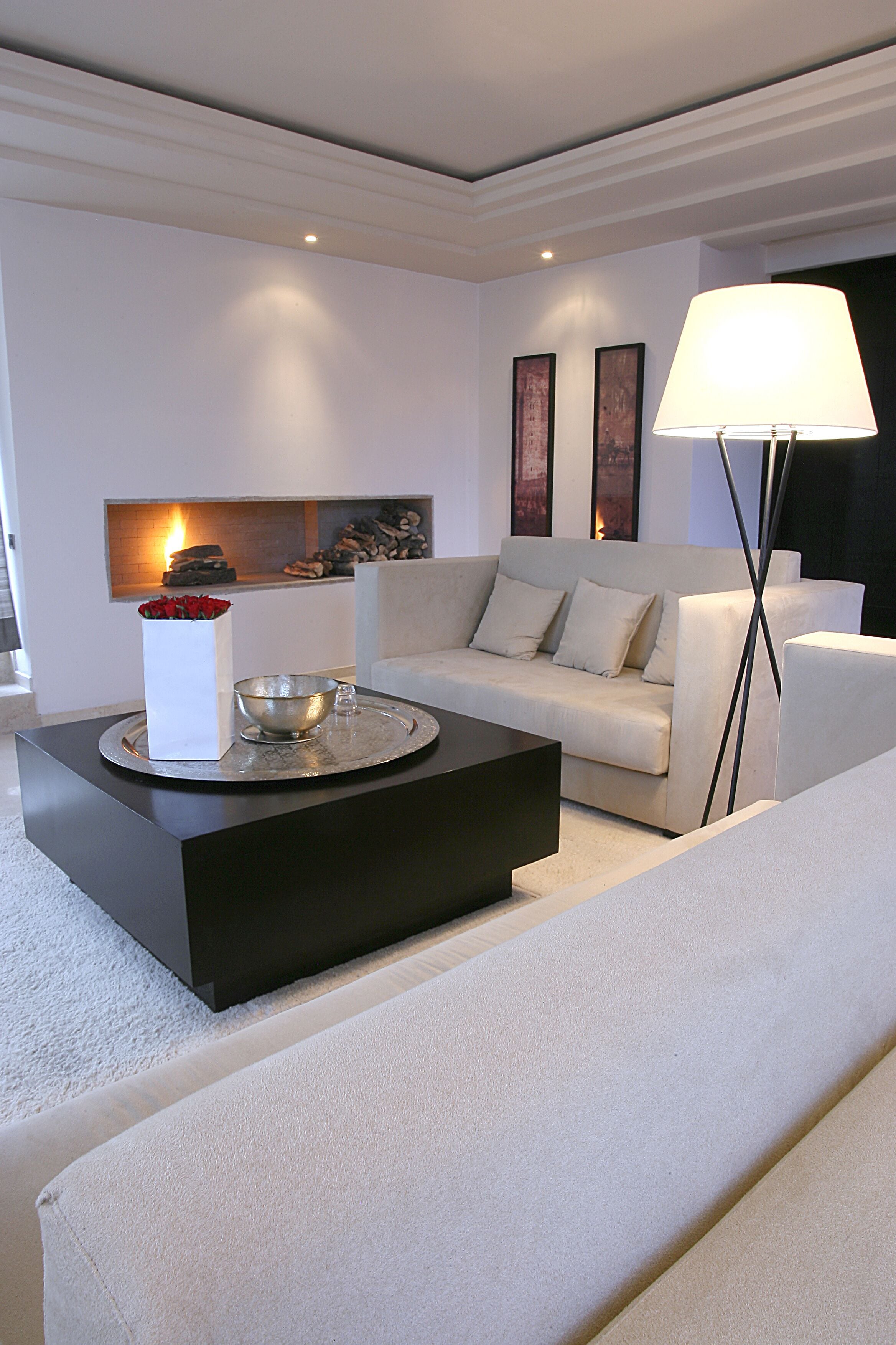 suite (ouarzazi) | living area | tv, fireplace