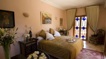 Suite (Galaxy) | Premium bedding, minibar, in-room safe, individually decorated