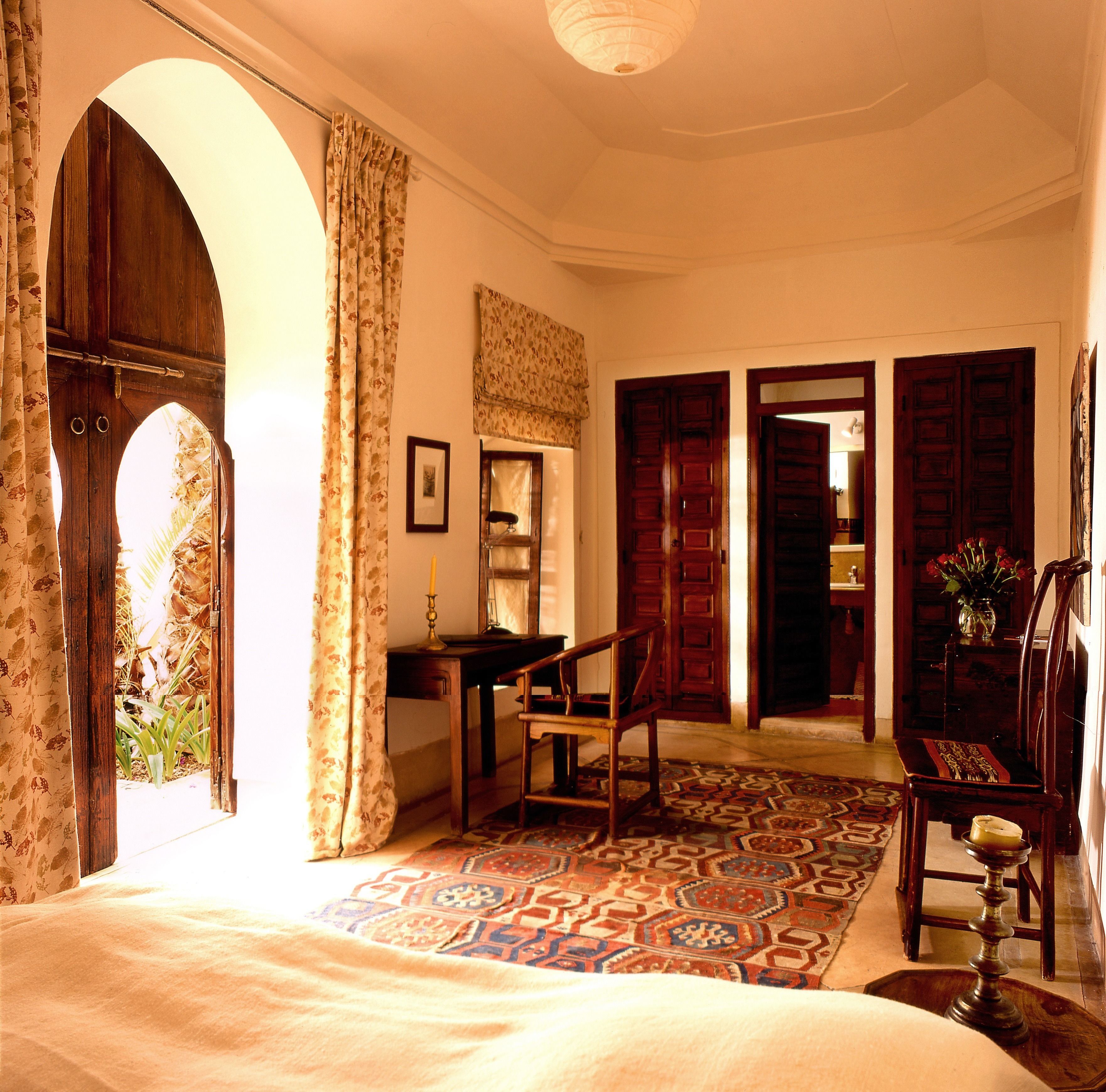 standard double room | 1 bedroom, minibar, in-room safe, individually decorated