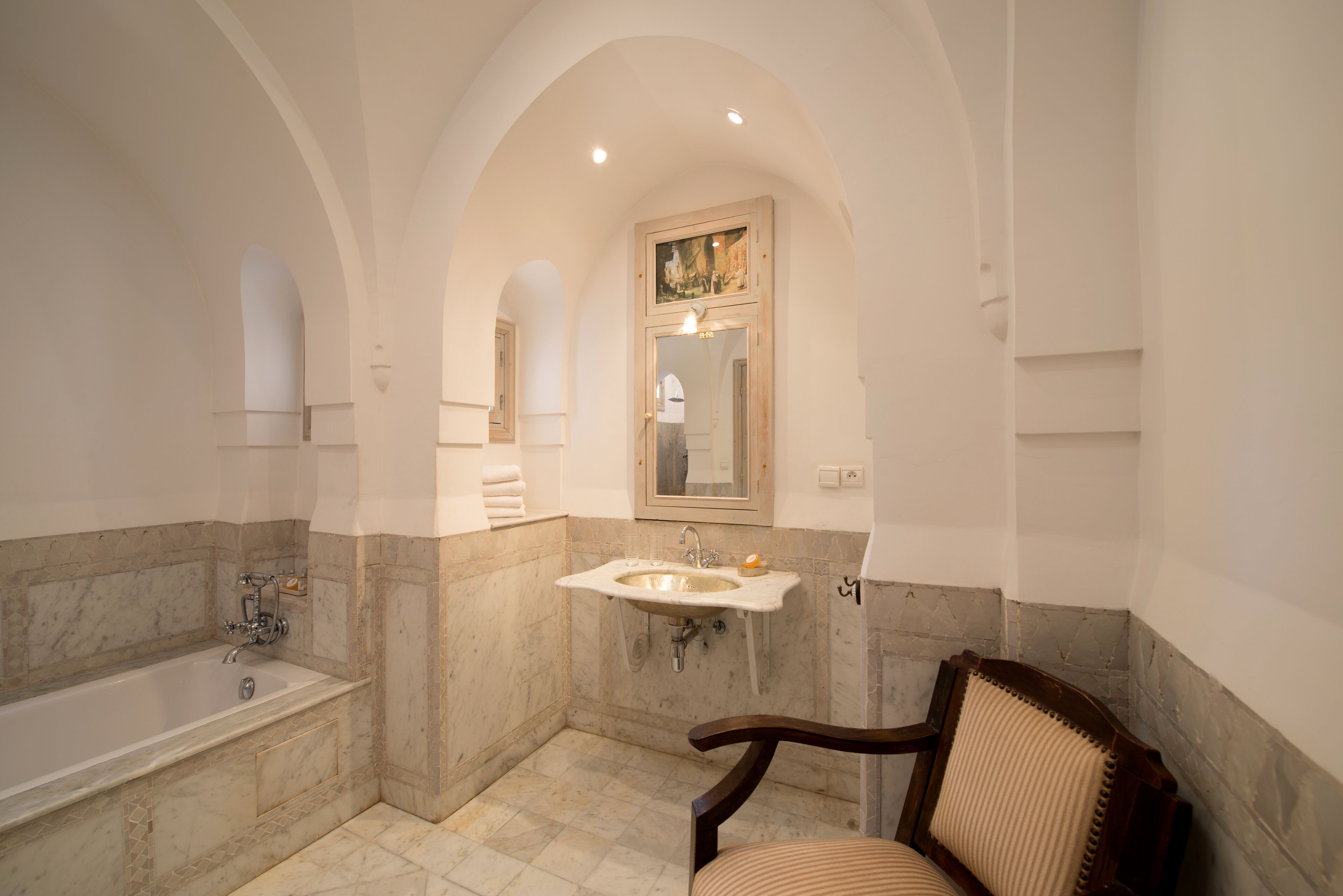 romantic suite, 1 bedroom, hot tub, garden area | bathroom | free toiletries, hair dryer, bathrobes, towels