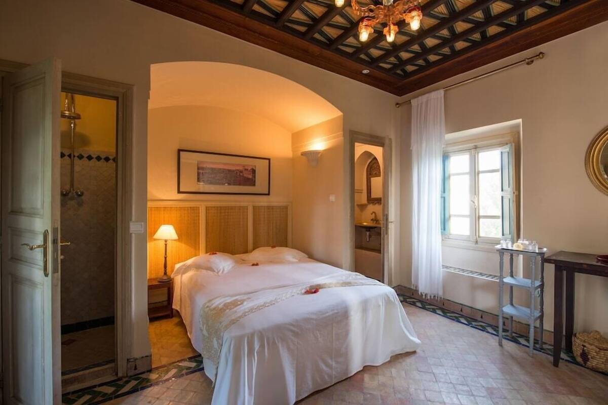 Minibar, in-room safe, blackout curtains, free WiFi