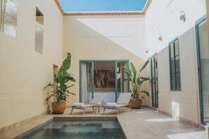 Pool Suite Charles Boccara | 庭園景