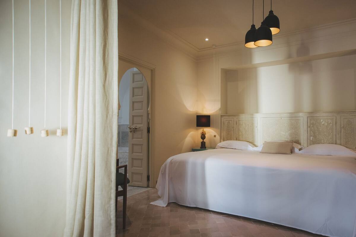 Minibar, in-room safe, blackout curtains, free WiFi