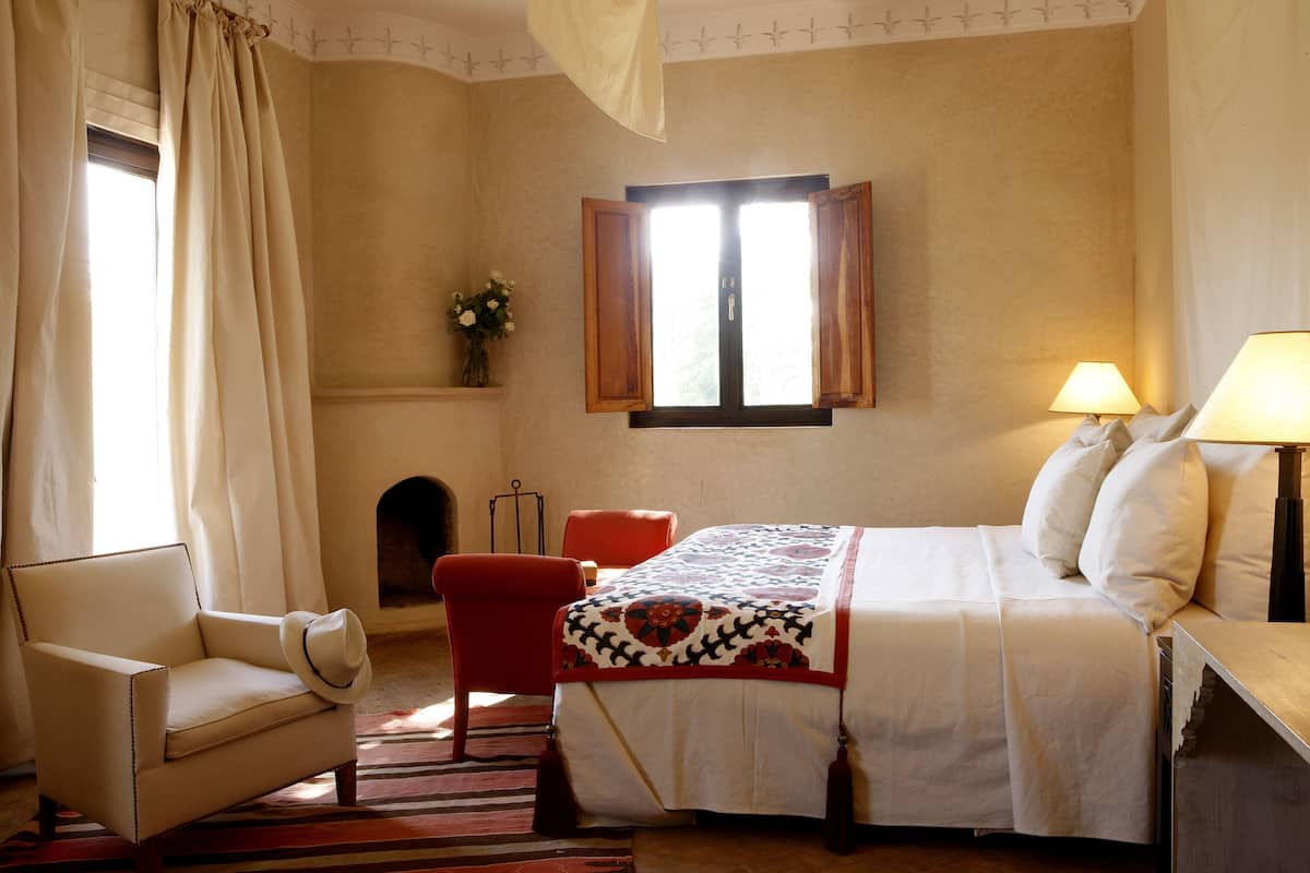 Premium bedding, in-room safe, desk, blackout curtains