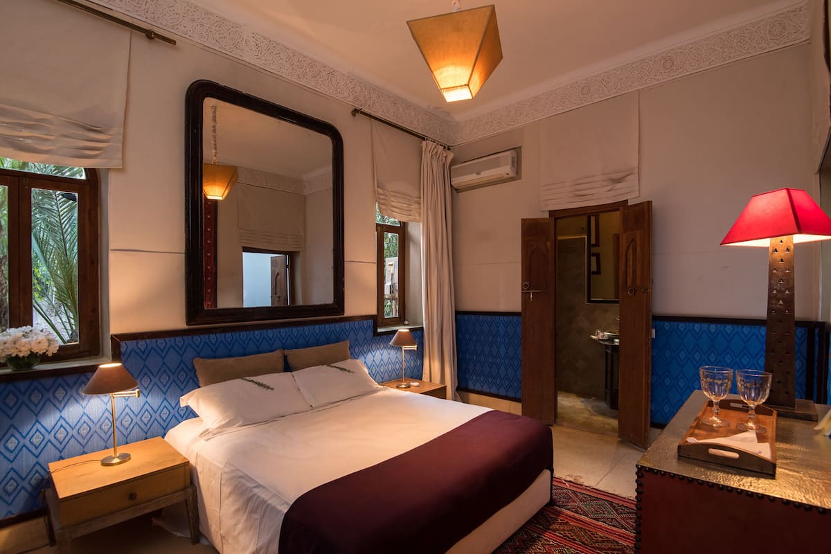 Premium bedding, in-room safe, desk, blackout curtains
