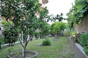 Standard Studio, 1 Bedroom, Kitchenette, Ground Floor (2 guests) | Property grounds