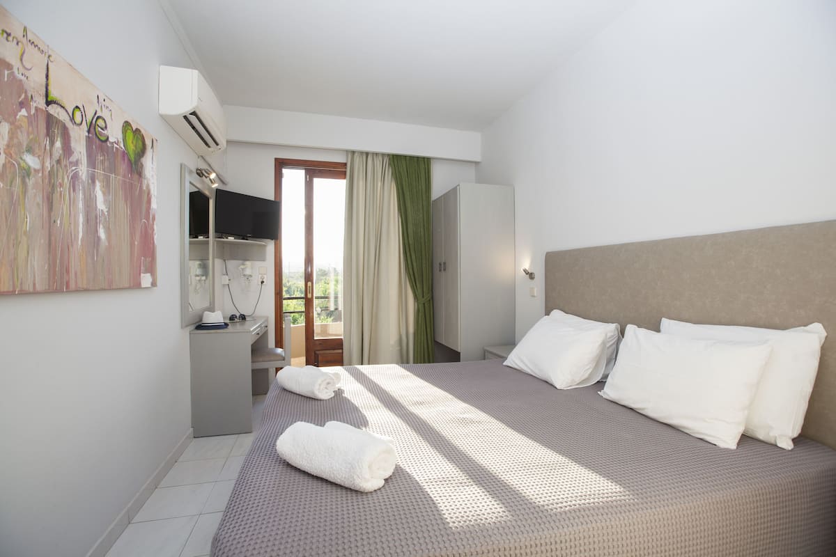 1 Schlafzimmer, Zimmersafe, Schreibtisch, Verdunkelungsvorhänge