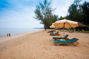 Private beach, sun loungers, beach umbrellas, beach towels