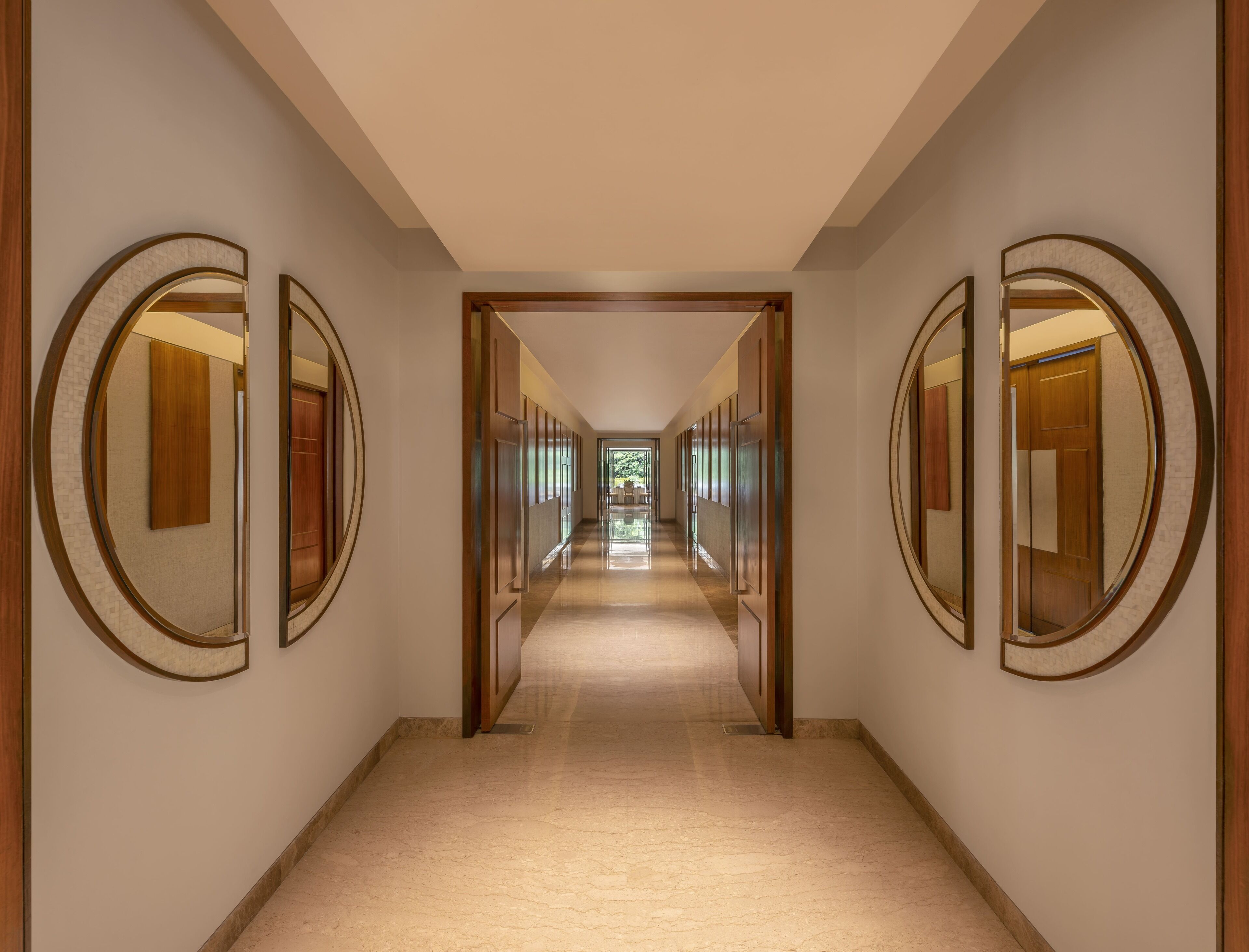 Foto - The Raintree, St. Mary’s Road