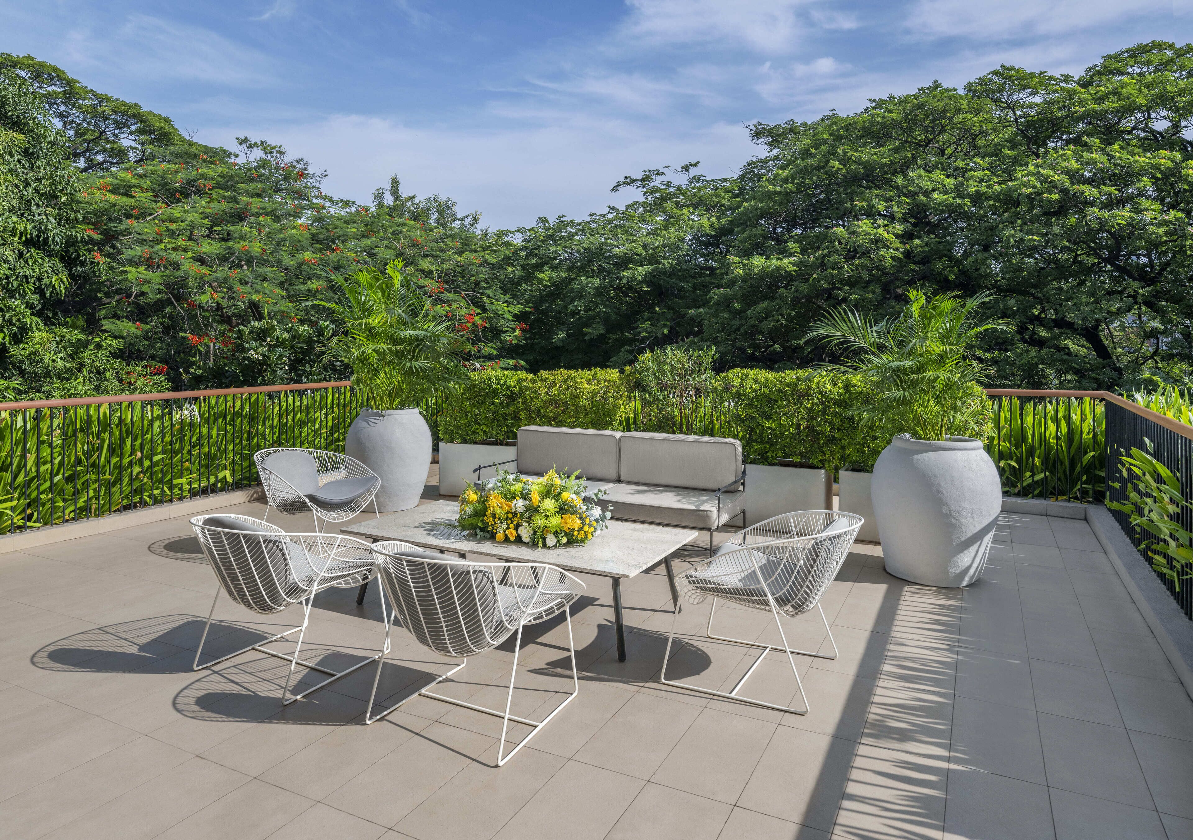 Foto - The Raintree, St. Mary’s Road