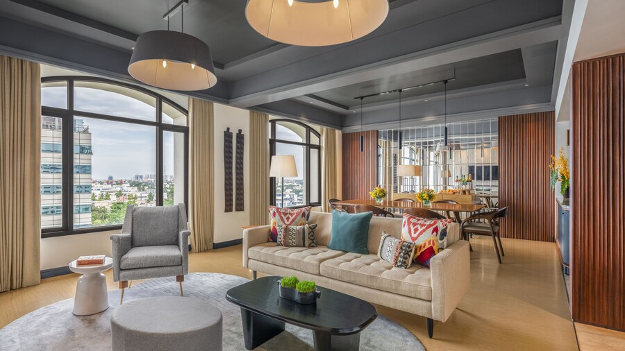 The Raintree, St. Mary's Road