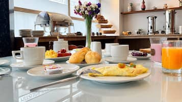 Colazione continentale inclusa, servita tutte le mattine