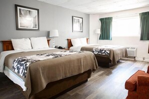 Premium bedding, down comforters, desk, laptop workspace - Bedford Motel (Bedford)